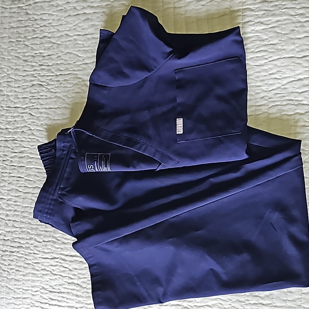 Scrubs set